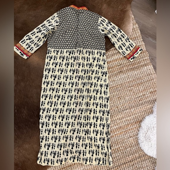 Meena Bazaar TUSSAR COTTON PRINTED KURTI WITH NECK EMBROIDERY - Picture 4 of 4